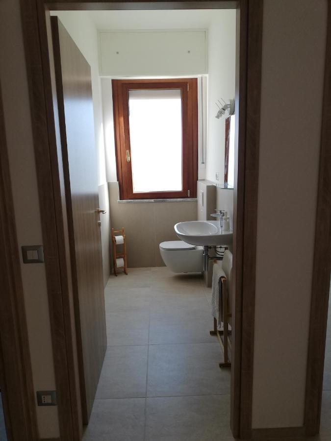 Ferienwohnung La Rosa Rossa Cambiasca Exterior foto
